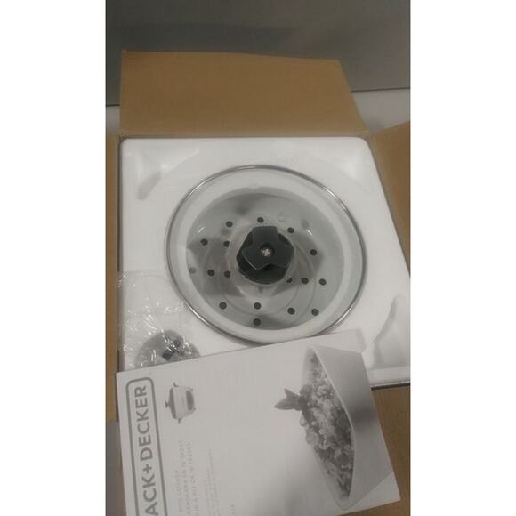 BLACK+DECKER 16-CUP Rice Cooker and Steamer - Picture 2 of 5
